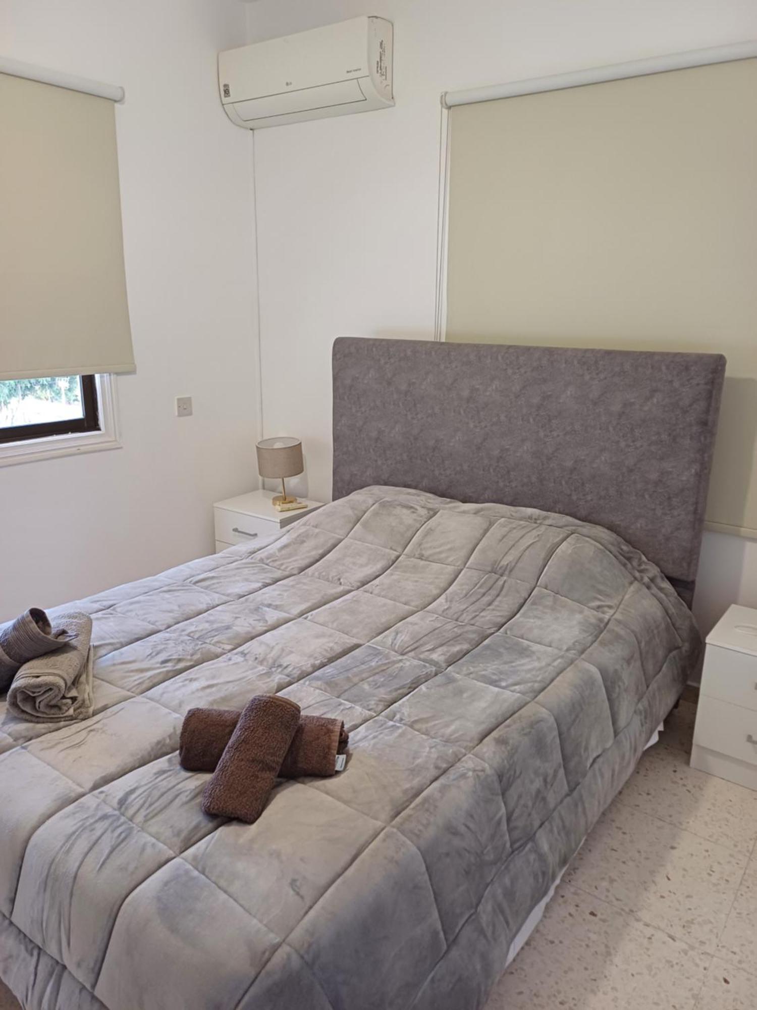 Spacious 2 Bedroom Appartment Near Mall -Internet 1Gbps 파포스 외부 사진